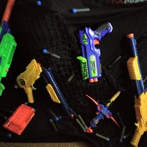 Buzzbee nerf gun bundle w/Ammo!